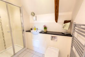 Whinchat Barns - Wagtail Corner, Bedroom 1: The modern en suite shower room