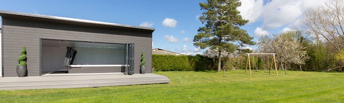 Big Holiday Cottage in Somerset Sleeping 14 – With A Hot Tub!