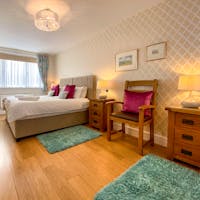The Cottage Beyond: Spacious and homely - Bedroom 1 on the ground floor The Cottage Beyond: Spacious and homely - Bedroom 1 on the ground floor