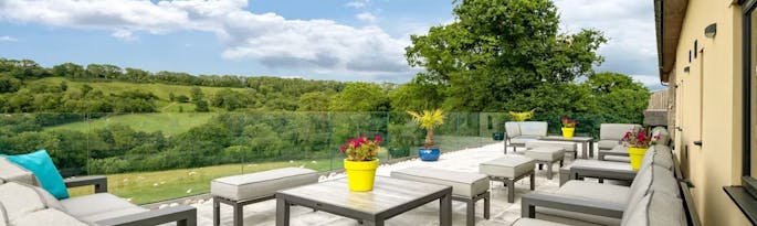 NEW! Sleeps 32 On a Private Devon Estate With Swimming Pool