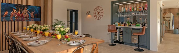 A Whole New Look For Fuzzy Orchard: Luxury Large Group Holiday Lodge
