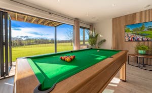 Fuzzy Orchard - A game of pool, beautiful views; the perfect way to relax