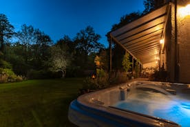 Babblebrook - Relax in the hot tub beneath the stars