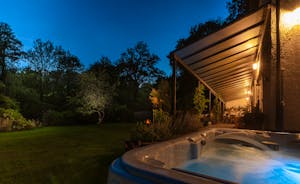 Babblebrook - Relax in the hot tub beneath the stars