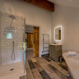 Bathroom 11 - Fox Bathroom 11 - Fox