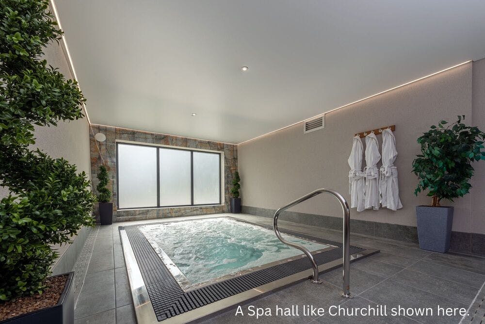 The Hot-tub at Churchill 20