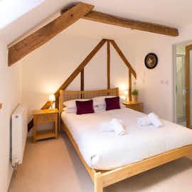 Pipits Retreat, Stonehayes Farm - Bedroom 1 has a king size bed and an en suite shower room Pipits Retreat, Stonehayes Farm - Bedroom 1 has a king size bed and an en suite shower room