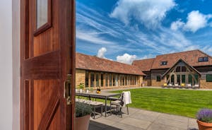 Coat Barn - A world of your own for large group holidays in Somerset