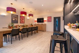 Ham Bottom - The light and airy kitchen/dining room is a very stylish and sociable space