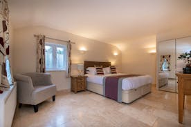 Holemoor Stables: Bedroom 9 - super king or twin beds and an ensuite wet room. 