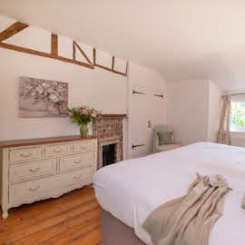 Pippinsands - Bedroom 1 has zip and link beds (super king or twin) and an ensuite shower room Pippinsands - Bedroom 1 has zip and link beds (super king or twin) and an ensuite shower room