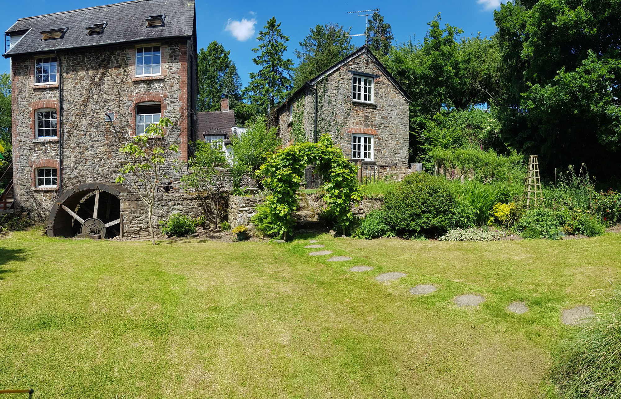 An image of 'Lapford Mill Cottage', Devon 