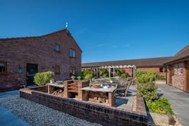 Quantock Barns - BBQ around an attractive paved courtyard 
