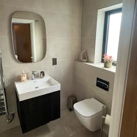 Bedroom 5 Ensuite Bedroom 5 Ensuite