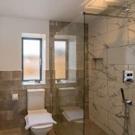Croftview - Bedroom 2 (Otter): The ensuite shower room Croftview - Bedroom 2 (Otter): The ensuite shower room