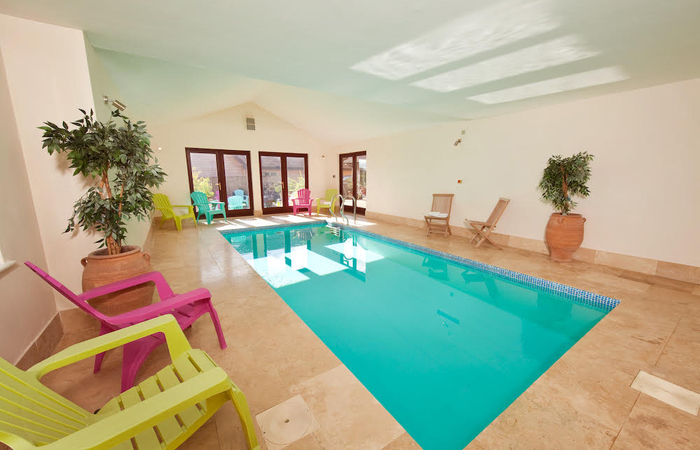5 bedroom luxury holiday lodge in Somerset with private indoor pool perfect for family holidays and celebrations