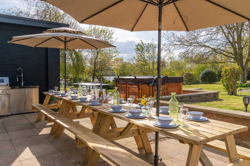 Dining outside at The Island in Oxfordshire