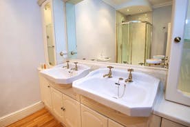 Sandfield House - Bedroom 2 has an en suite shower room