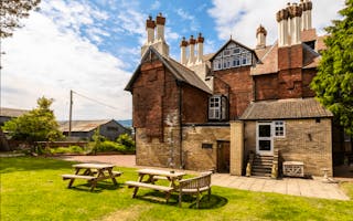 '9-Bedroom Holiday Houses & Cottages' - Holiday Ideas
