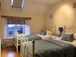 Peaks Grange - Bedroom 7 is a twin room in Casper's
