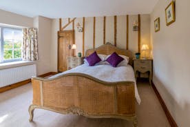 Frog Street: The Garden Room (Bedroom 3) has a king size French bed and an en suite bathroom