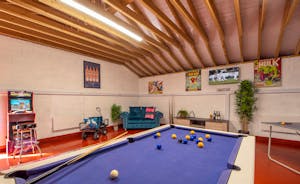 Teds Place - The adjacent Games Room has a pool table, table tennis and an arcade game