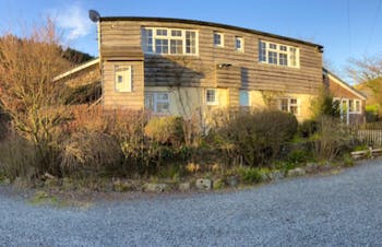 An image of 'Barlings Barn', Powys