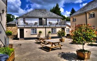 'Alfresco entertaining' - Holiday Ideas