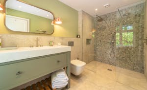 Duxhams - The ensuite shower room for Bedroom 6