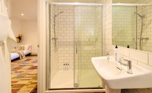 Hesdin Hall - The shower rooms all have tasteful, simple styling