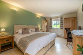 Holemoor Stables: Bedroom 2 - super king or twin beds and an ensuite wet room