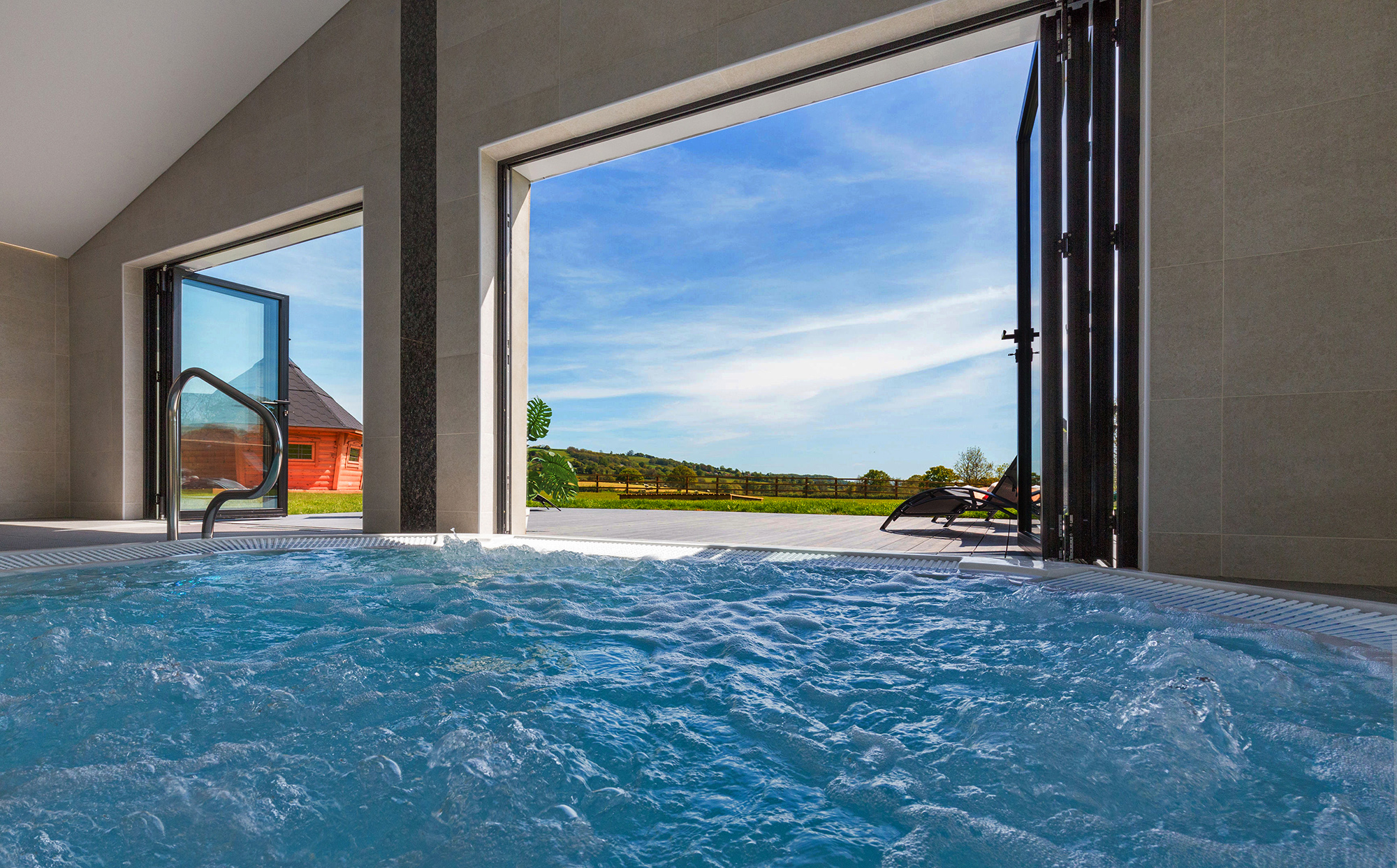 Hot Tubs Holiday Ideas Sleeps 12