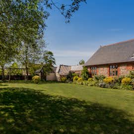 Dustings - This large group holiday house is ideal for family holidays, hen weekends and corporate breaks Dustings - This large group holiday house is ideal for family holidays, hen weekends and corporate breaks
