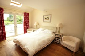 Boat House Primary Ensuite Bedroom