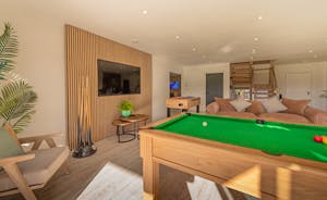 Fuzzy Orchard - Unwind with a game of pool or table football in the games room