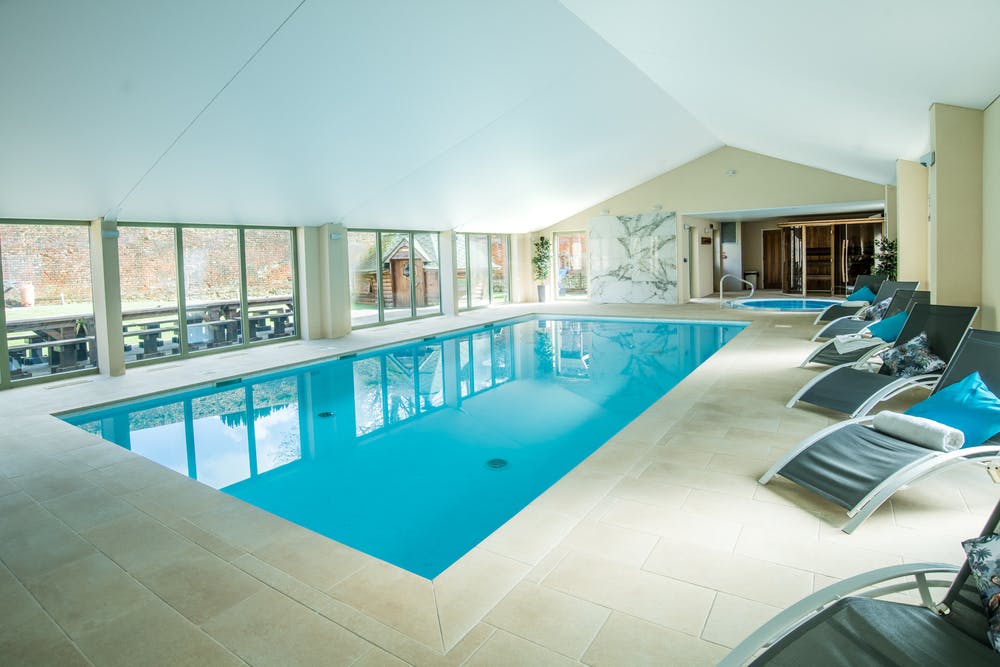 beaverbrook-spa-hall-swimming-pool-hot-tub-relaxing-break-away-from-holiday-rush