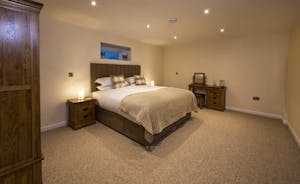 Quantock Barns - The Shire Horse suite can have a super king or twin beds