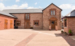 Foxhill Lodge - A stunning barn conversion that sleeps 10 in 5 bedrooms