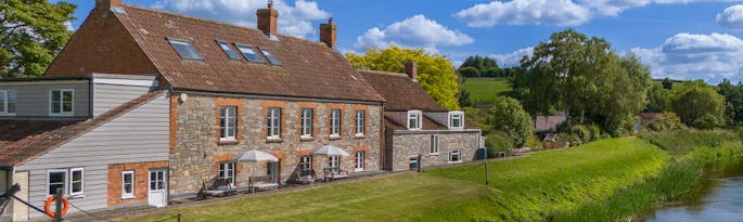New! Holiday Cottage In Somerset, Sleeps 8, Hot Tub & Games Room