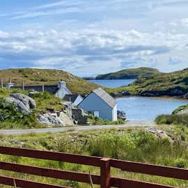 Sheltered bay where seals play at dawn. Hamarsay Island gives name to house! Sheltered bay where seals play at dawn. Hamarsay Island gives name to house!