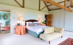 House On The Hill - Bedroom 1: Spacious, graceful - and wait 'til you see the en suite bathroom...