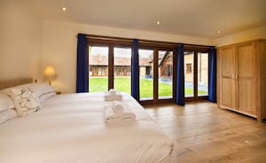 Coat Barn - Another bright and airy room, Bedroom 7 is also on the ground floor, with an en suite shower room