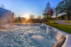 Pippinsands, Stonehayes Farm - Relax in the hot tub, beautiful countryside all around you...