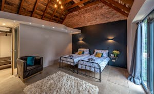 Boogie Barn: There are 9 bedrooms with king size beds and 4 twin rooms