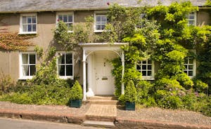 Cobbleside - An elegant Grade II Listed house that sleeps up to 14 people
