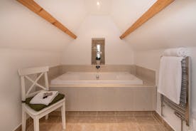 The Old Rectory - The Elrington Suite bathroom