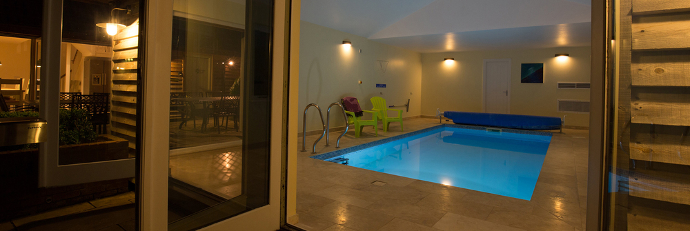 sleeps 14 in Somerset with private indoor pool
