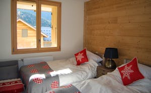 Red bedroom  - Single Beds