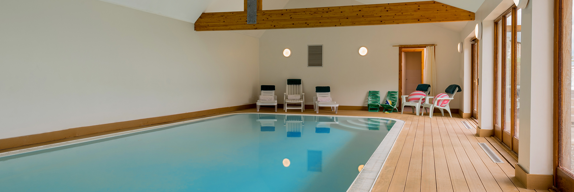 Jurston Barn Holiday Home With Hot Tub And Pool Sleeps 12