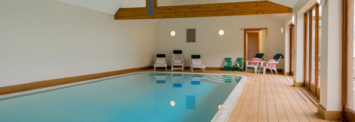 Jurston Barn Holiday Home With Hot Tub And Pool Sleeps 12
